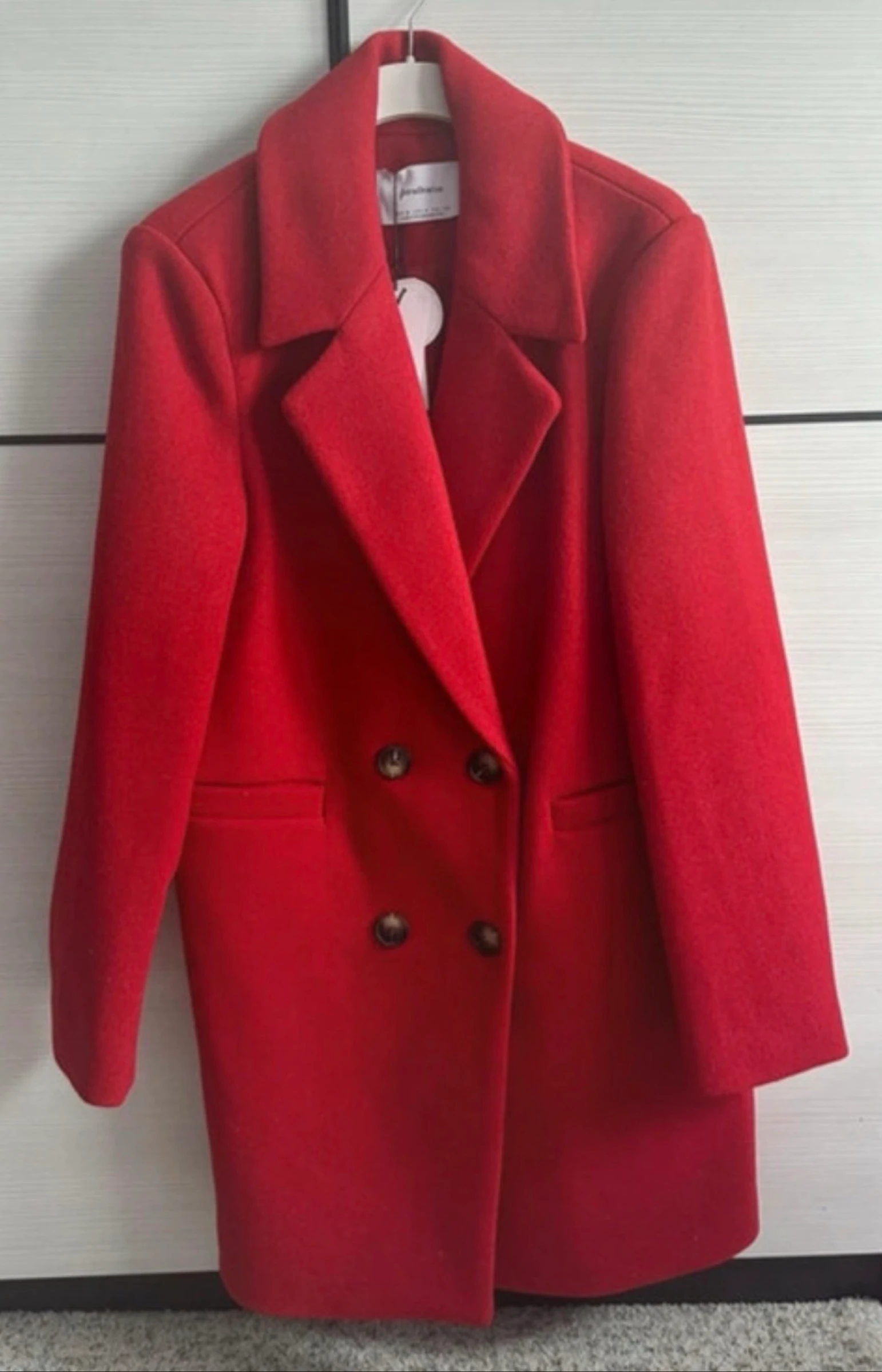 Abrigo de paño rojo Stradivarius Talla M (Nuevo con etiqueta)